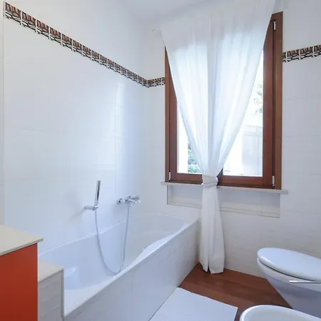 Сasa de vacaciones Lusso E Comfort, A Pochi Passi Dal Mare Pésaro