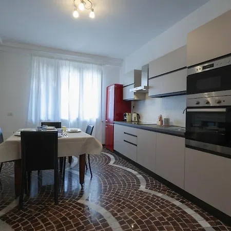 Holiday home Lusso E Comfort, A Pochi Passi Dal Mare