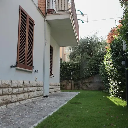 Lusso E Comfort, A Pochi Passi Dal Mare Ferienhaus